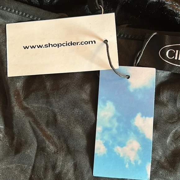 CIDER VELVET AND LACE CAMI NWT - Picture 8 of 8